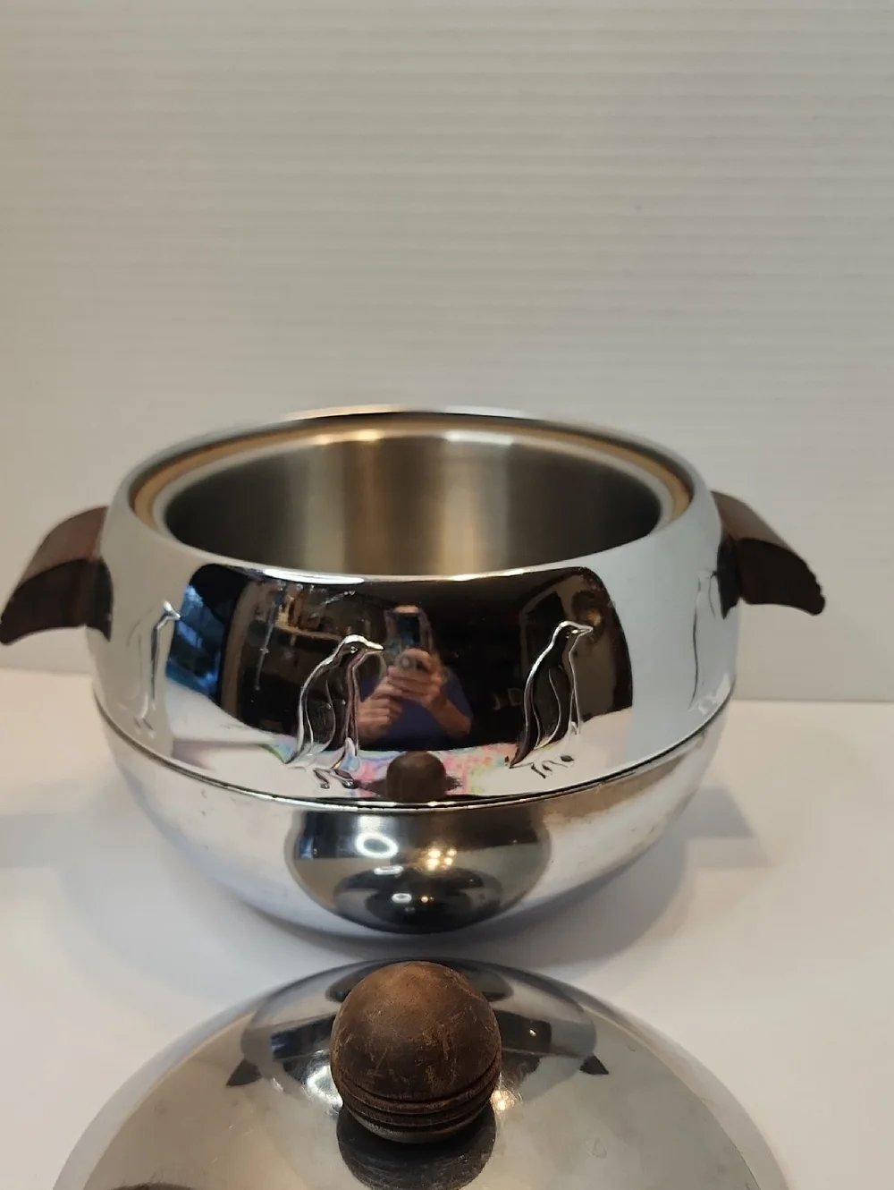 WEST BEND Penguin Hot Cold Server Vintage Chrome Ice Holder w/Wood Knob - Silver
